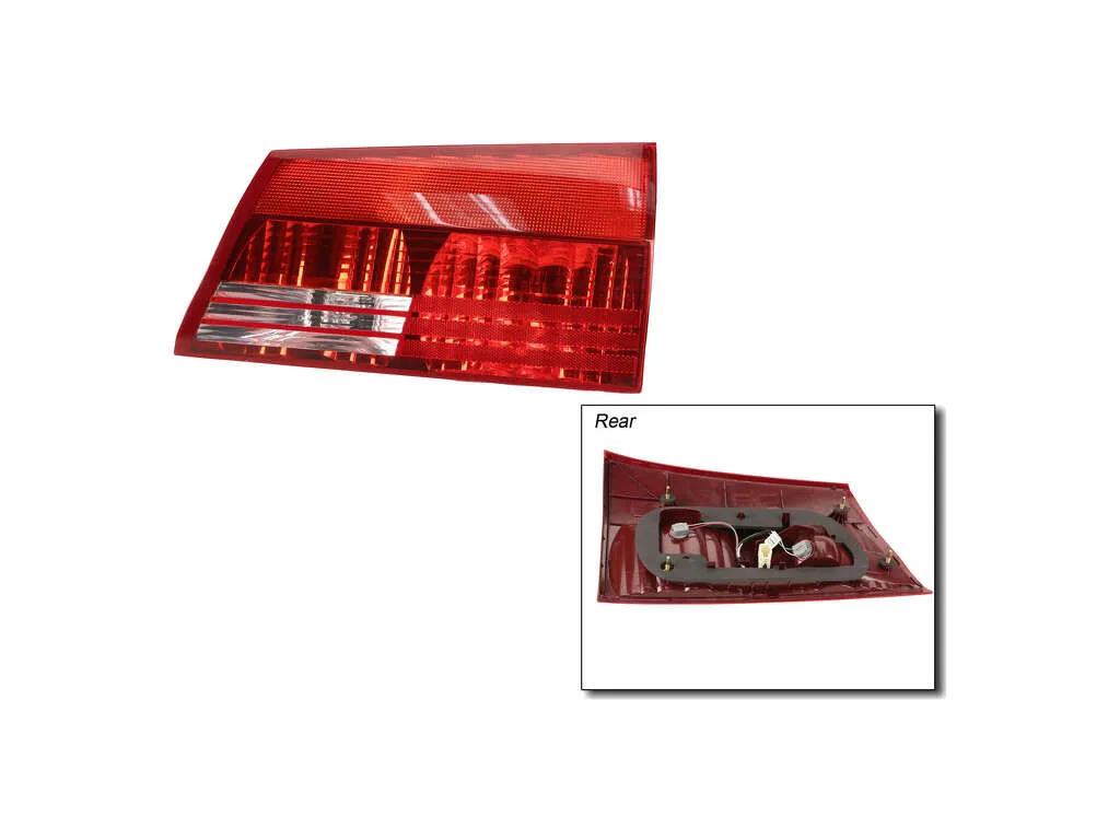 2004 Toyota Sienna Tail Light Assembly  - Right Inner Genuine