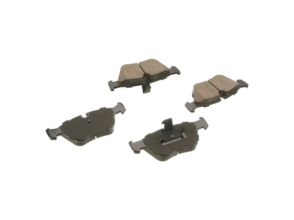 2000 BMW 528i Disc Brake Pad Set  - Front Akebono