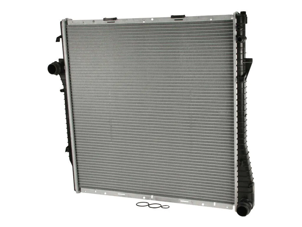 2004 BMW X5 Radiator 6 Cyl 3.0L Nissens