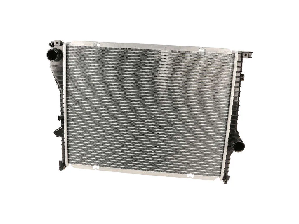 1998 BMW Z3 Radiator 6 Cyl 2.8L Nissens