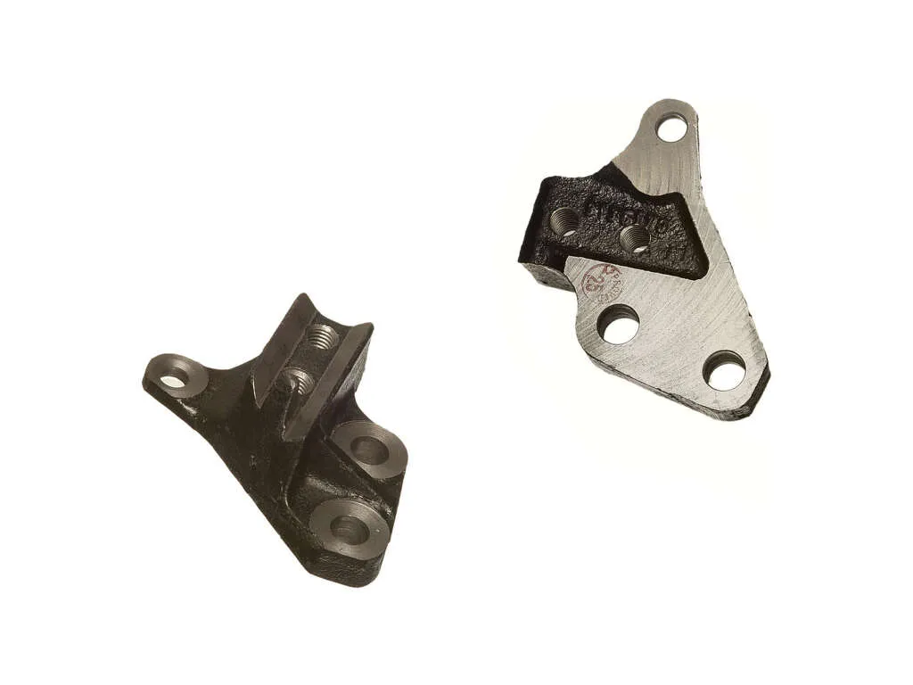 2002 Volvo C70 Engine Mount Bracket  - Right 5 Cyl 2.4L Genuine